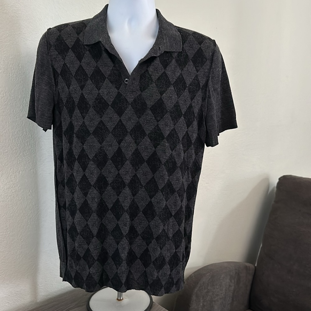 1 Gucci lightweight 100% Lana wool. Size XL.
